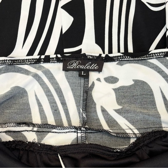 Roulette Halter Dress, Women Sz L, Black and White Floral Design, Stretch - Picture 9 of 15